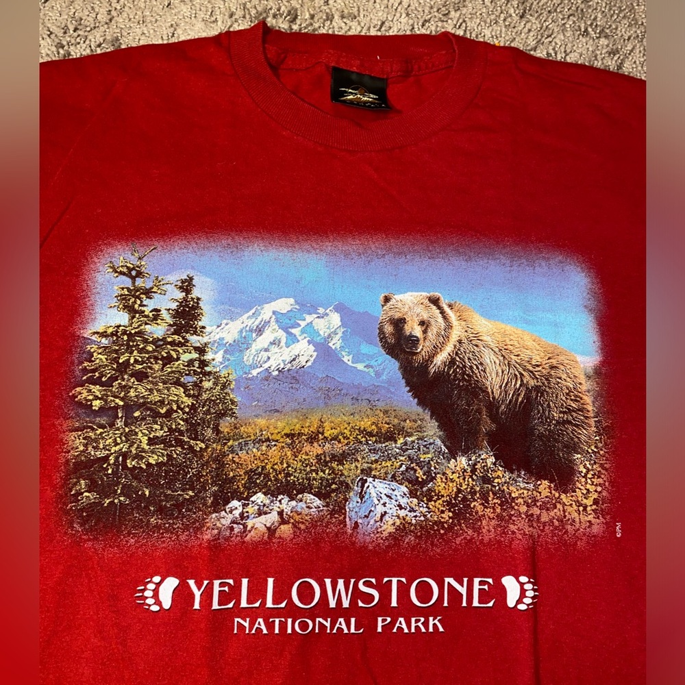 Vintage Classic Red Yellowstone National Park Adult Size XL Bear Park Logo Shirt